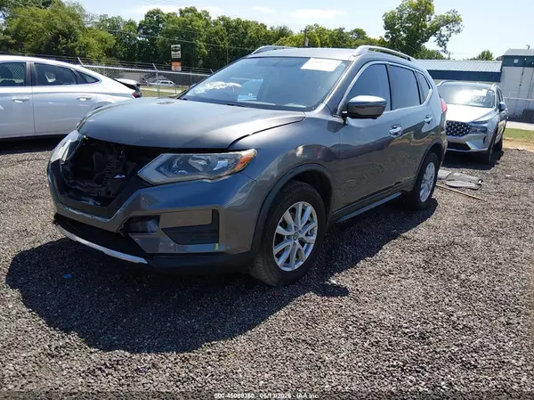 JN8AT2MV7HW272846 2017 NISSAN ROGUE - Image 2
