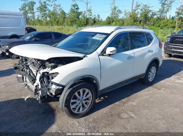 JN8AT2MV7HW272894 2017 NISSAN ROGUE - Image 2