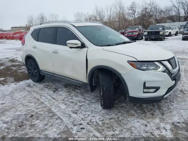 JN8AT2MV7HW273110 2017 NISSAN ROGUE - Image 1