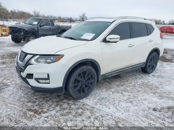 JN8AT2MV7HW273110 2017 NISSAN ROGUE - Image 2