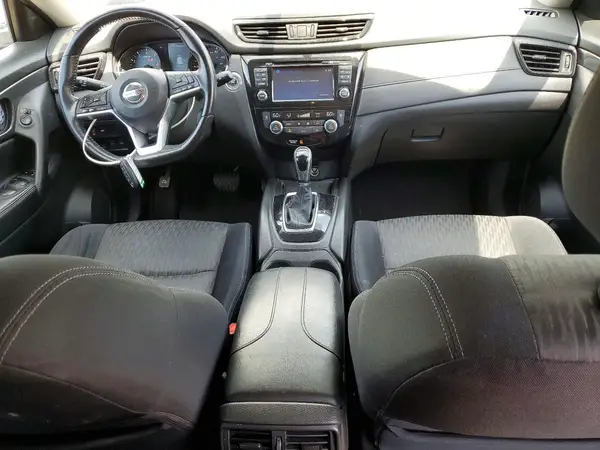 JN8AT2MV7HW274211 2017 NISSAN ROGUE - Image 8