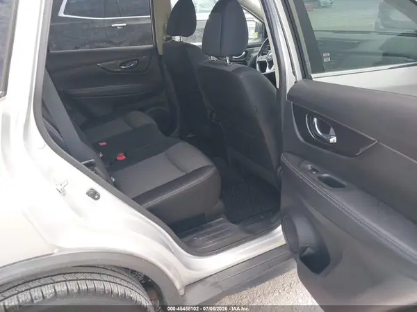 JN8AT2MV7HW275665 2017 NISSAN ROGUE - Image 8