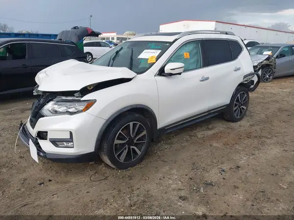 JN8AT2MV7HW277156 2017 NISSAN ROGUE - Image 2
