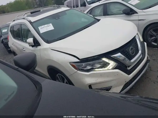 JN8AT2MV7HW278534 2017 NISSAN ROGUE - Image 1