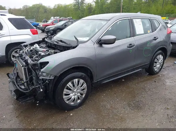 JN8AT2MV7HW283278 2017 NISSAN ROGUE - Image 2