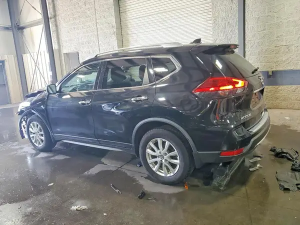 JN8AT2MV7HW286004 2017 NISSAN ROGUE - Image 2