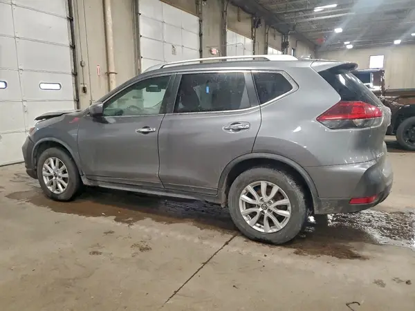 JN8AT2MV7JW301364 2018 NISSAN ROGUE - Image 2