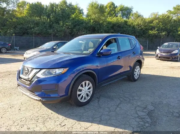 JN8AT2MV7JW301929 2018 NISSAN ROGUE - Image 2