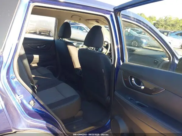 JN8AT2MV7JW301929 2018 NISSAN ROGUE - Image 8