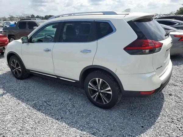 JN8AT2MV7JW302773 2018 NISSAN ROGUE - Image 2