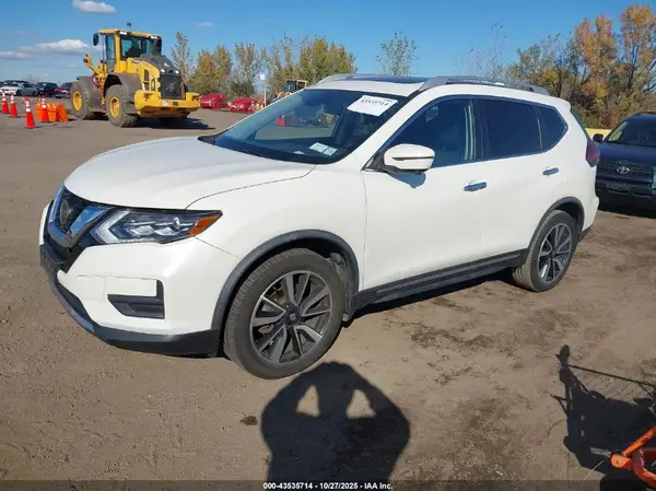 JN8AT2MV7JW305043 2018 NISSAN ROGUE - Image 2