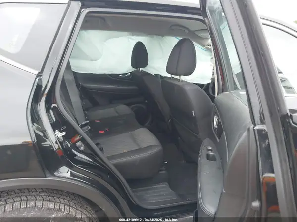 JN8AT2MV7JW305396 2018 NISSAN ROGUE - Image 8