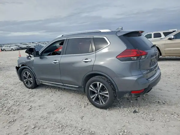 JN8AT2MV7JW305592 2018 NISSAN ROGUE - Image 2