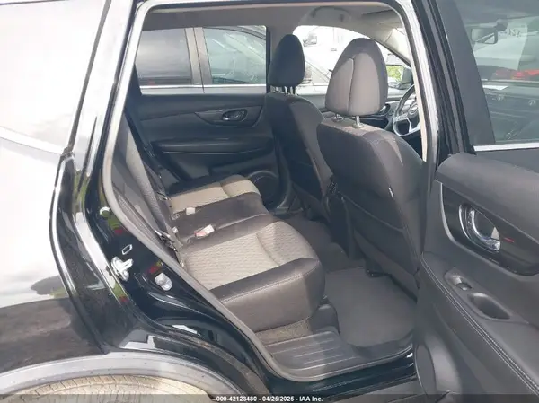 JN8AT2MV7JW306600 2018 NISSAN ROGUE - Image 8