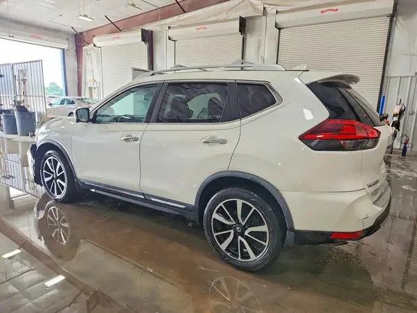 JN8AT2MV7JW306631 2018 NISSAN ROGUE - Image 2