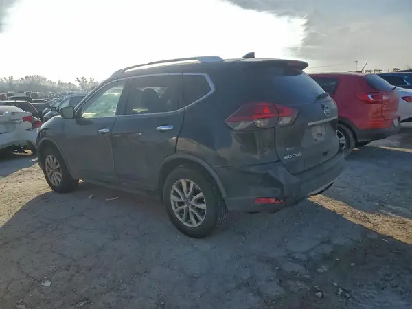 JN8AT2MV7JW308055 2018 NISSAN ROGUE - Image 2