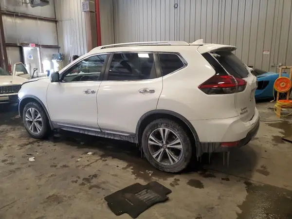 JN8AT2MV7JW308153 2018 NISSAN ROGUE - Image 2