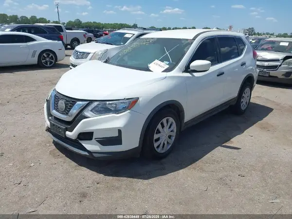JN8AT2MV7JW310551 2018 NISSAN ROGUE - Image 2