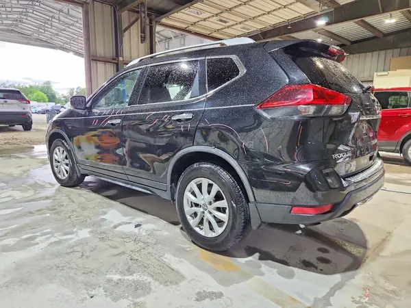 JN8AT2MV7JW312395 2018 NISSAN ROGUE - Image 2