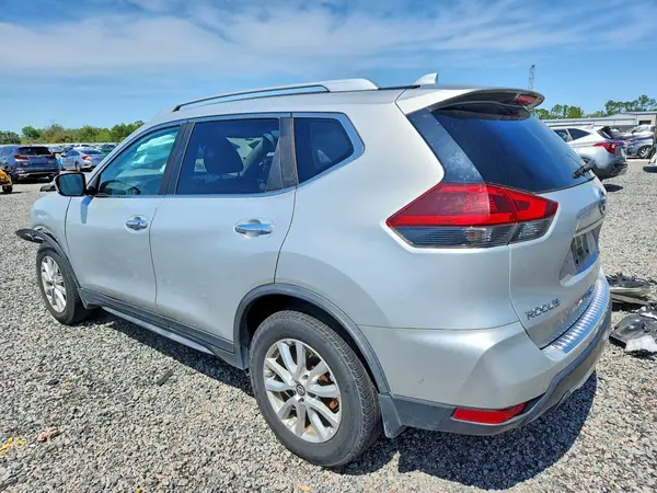 JN8AT2MV7JW313420 2018 NISSAN ROGUE - Image 2