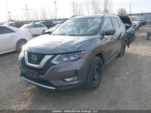 JN8AT2MV7JW320402 2018 NISSAN ROGUE - Image 2
