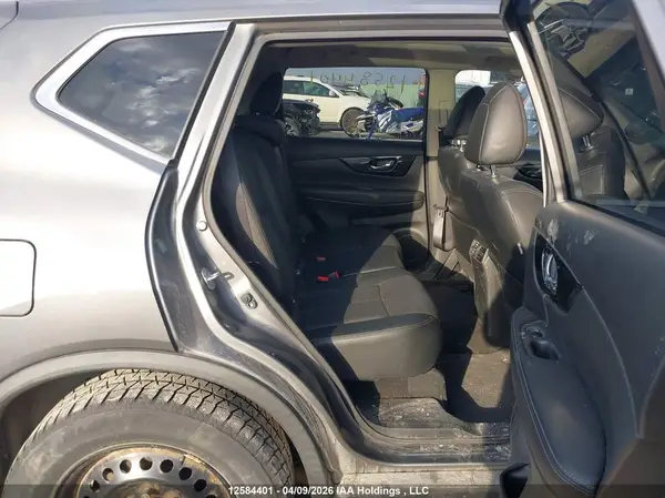 JN8AT2MV7JW320402 2018 NISSAN ROGUE - Image 8