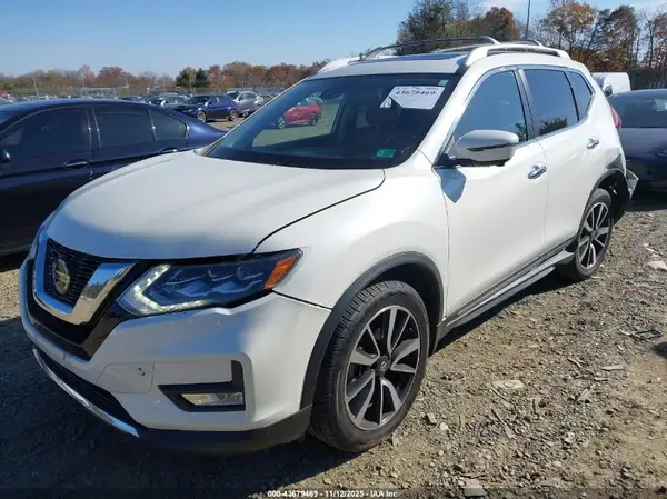 JN8AT2MV7JW322778 2018 NISSAN ROGUE - Image 2