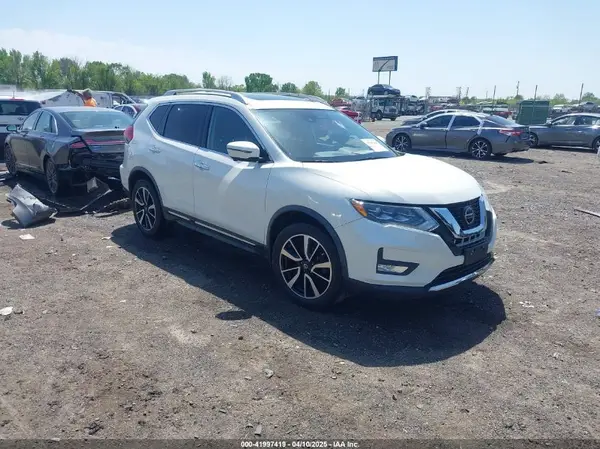 JN8AT2MV7JW323672 2018 NISSAN ROGUE - Image 1