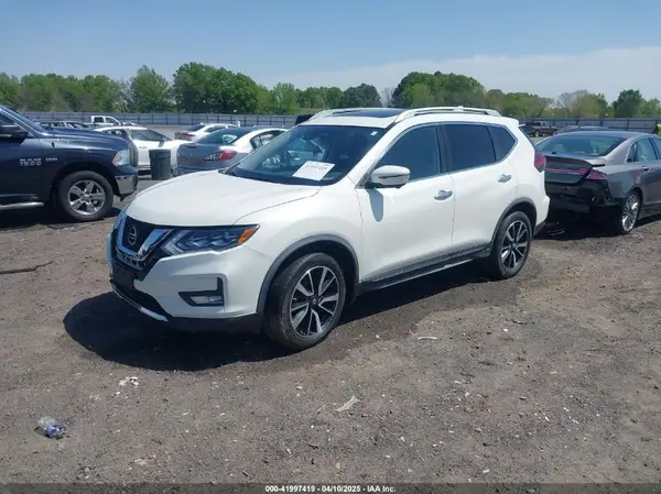 JN8AT2MV7JW323672 2018 NISSAN ROGUE - Image 2