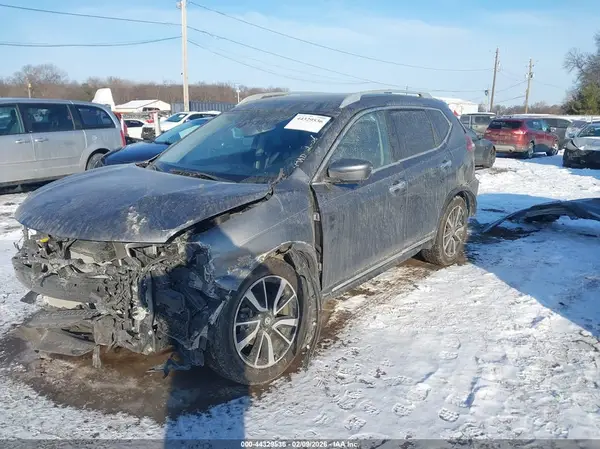 JN8AT2MV7JW325079 2018 NISSAN ROGUE - Image 2