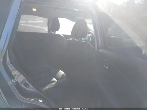 JN8AT2MV7JW325079 2018 NISSAN ROGUE - Image 8
