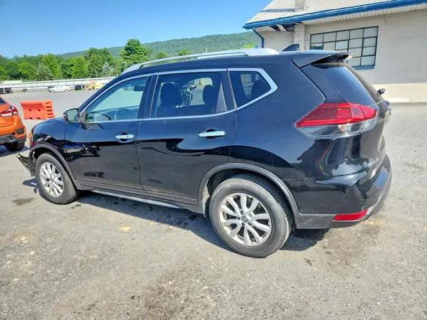 JN8AT2MV7JW326068 2018 NISSAN ROGUE - Image 2