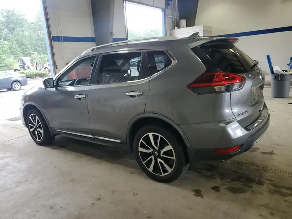 JN8AT2MV7JW327219 2018 NISSAN ROGUE - Image 2