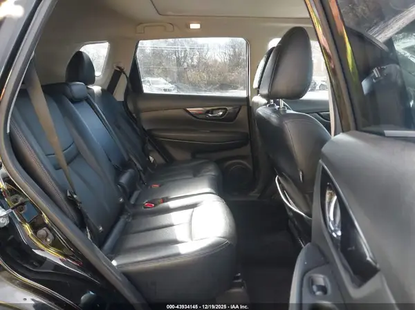 JN8AT2MV7JW329438 2018 NISSAN ROGUE - Image 8