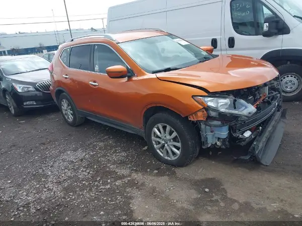 JN8AT2MV7JW340312 2018 NISSAN ROGUE - Image 1