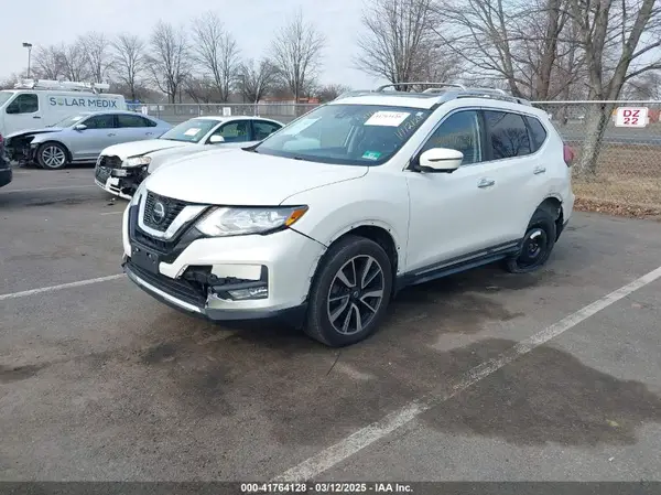 JN8AT2MV7JW342187 2018 NISSAN ROGUE - Image 2