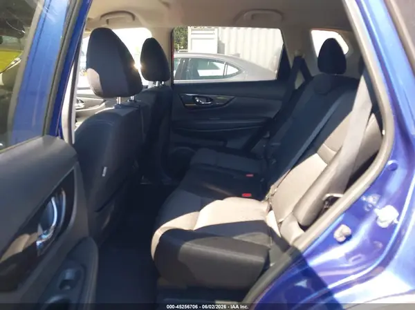 JN8AT2MV7JW345574 2018 NISSAN ROGUE - Image 8