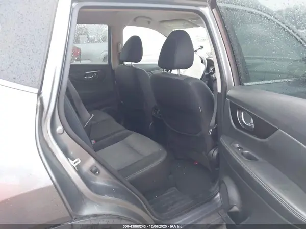 JN8AT2MV7JW347549 2018 NISSAN ROGUE - Image 8