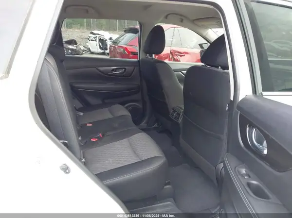 JN8AT2MV7JW350516 2018 NISSAN ROGUE - Image 8