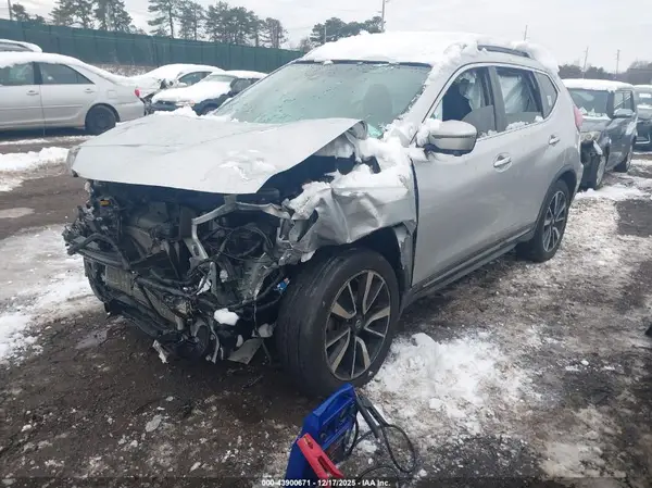 JN8AT2MV7JW351410 2018 NISSAN ROGUE - Image 2