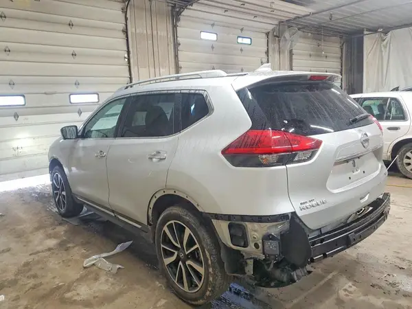 JN8AT2MV7JW352685 2018 NISSAN ROGUE - Image 2
