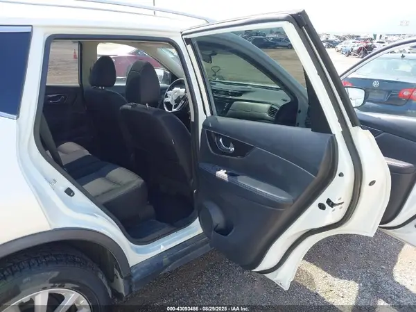 JN8AT2MV7JW353268 2018 NISSAN ROGUE - Image 8