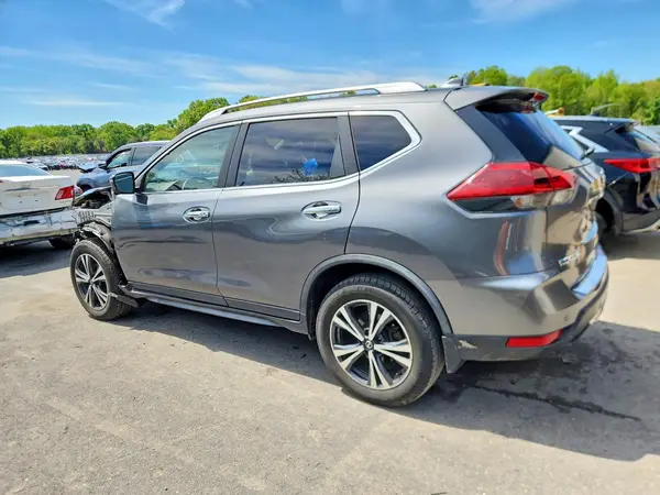 JN8AT2MV7KW377605 2019 NISSAN ROGUE - Image 2