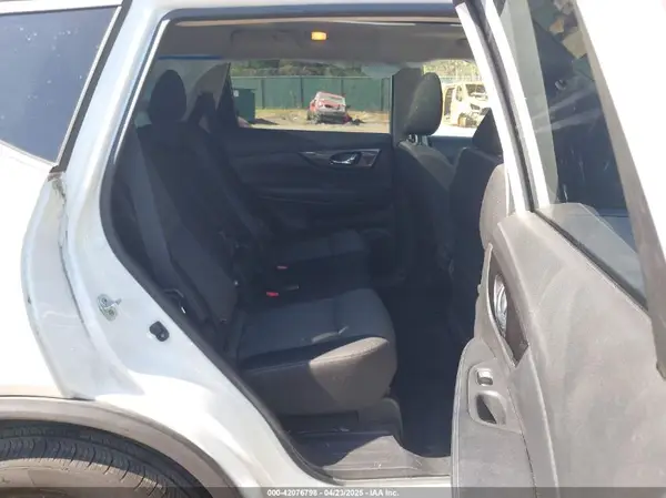 JN8AT2MV7KW385753 2019 NISSAN ROGUE - Image 8