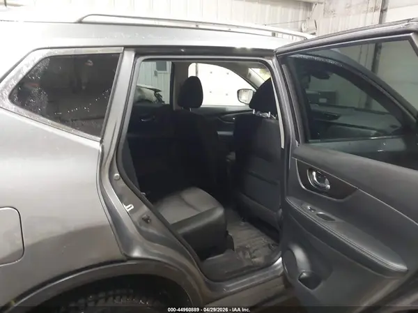 JN8AT2MV7KW386594 2019 NISSAN ROGUE - Image 8