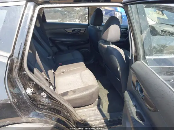 JN8AT2MV7KW388491 2019 NISSAN ROGUE - Image 8