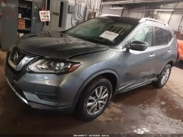 JN8AT2MV7KW389043 2019 NISSAN ROGUE - Image 2