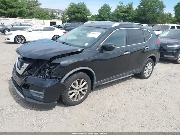 JN8AT2MV7KW392704 2019 NISSAN ROGUE - Image 2