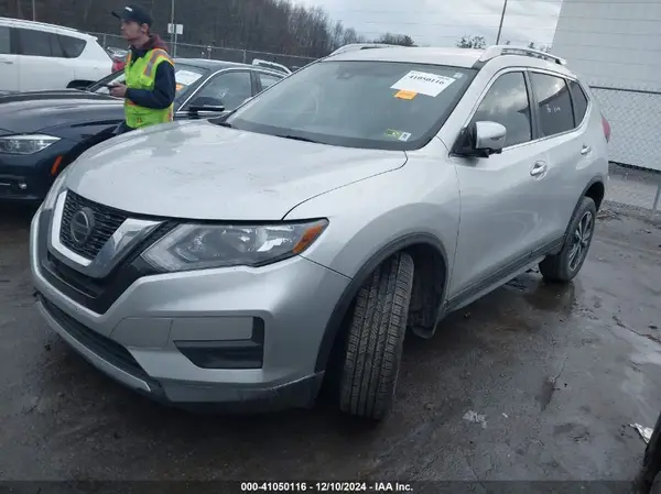 JN8AT2MV7KW395926 2019 NISSAN ROGUE - Image 2