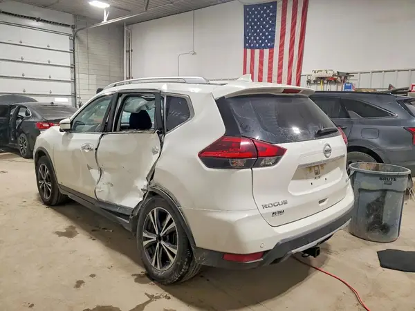 JN8AT2MV7KW396722 2019 NISSAN ROGUE - Image 2